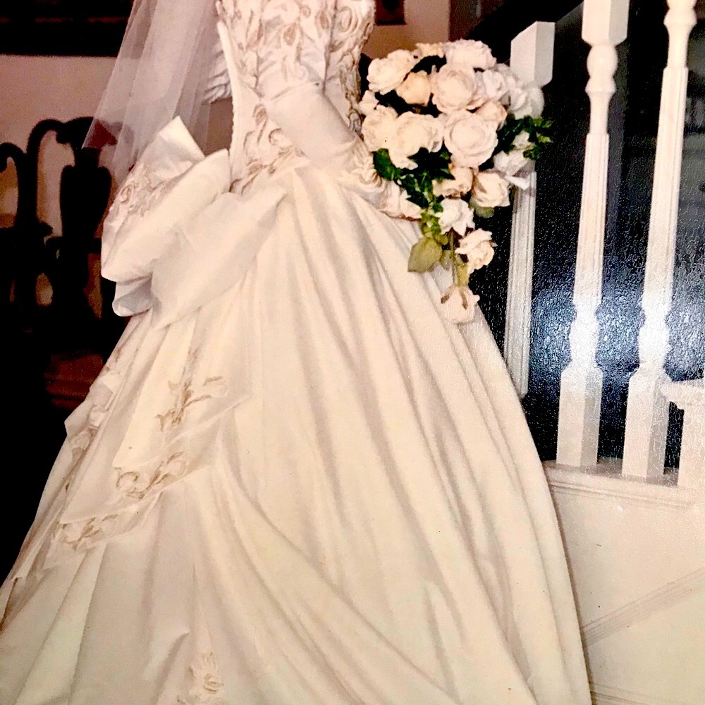 This Gown Is A Ball ! - Picture 8 of 11